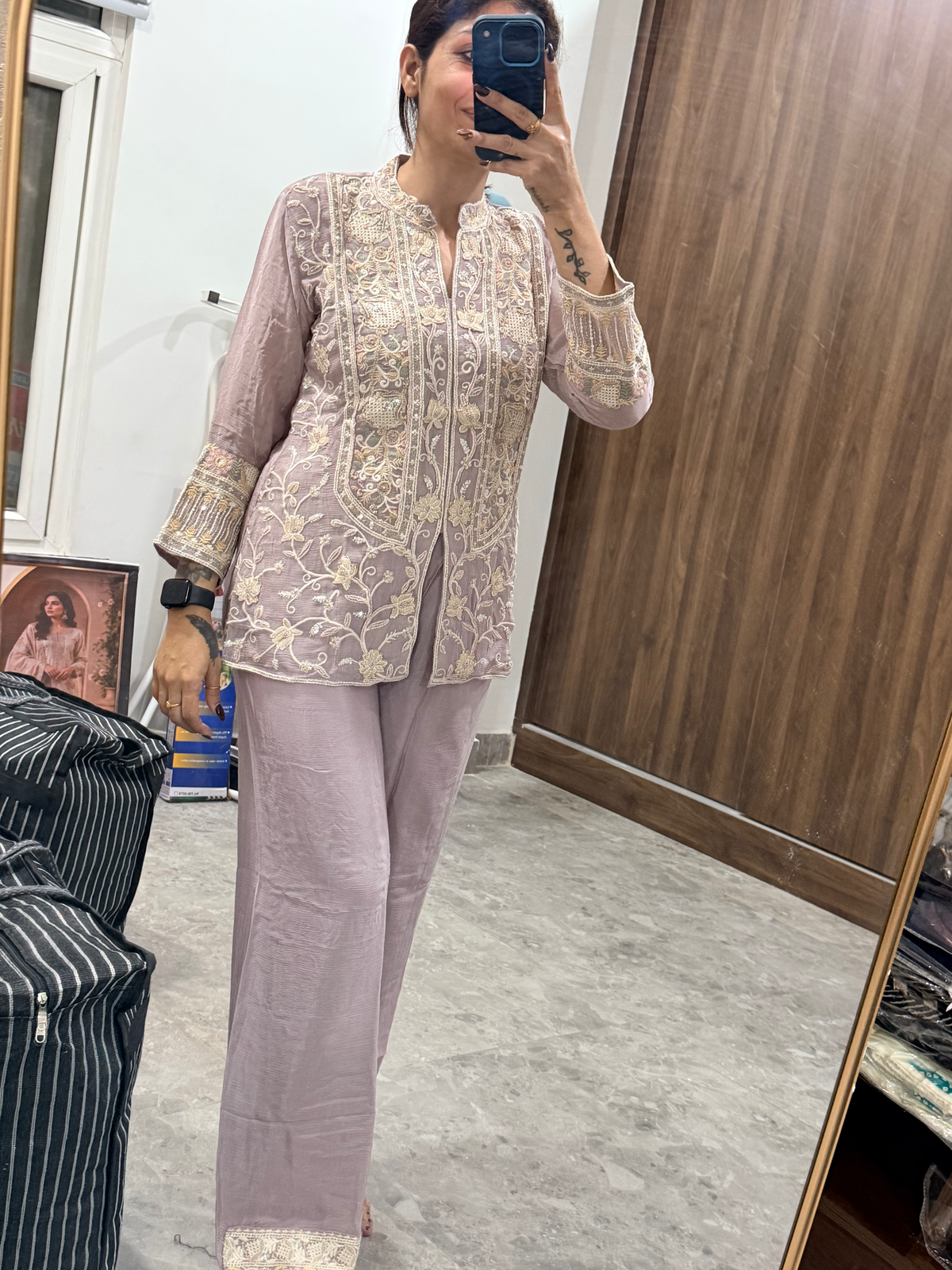 Lavender Embroidered Kurta Pant Se